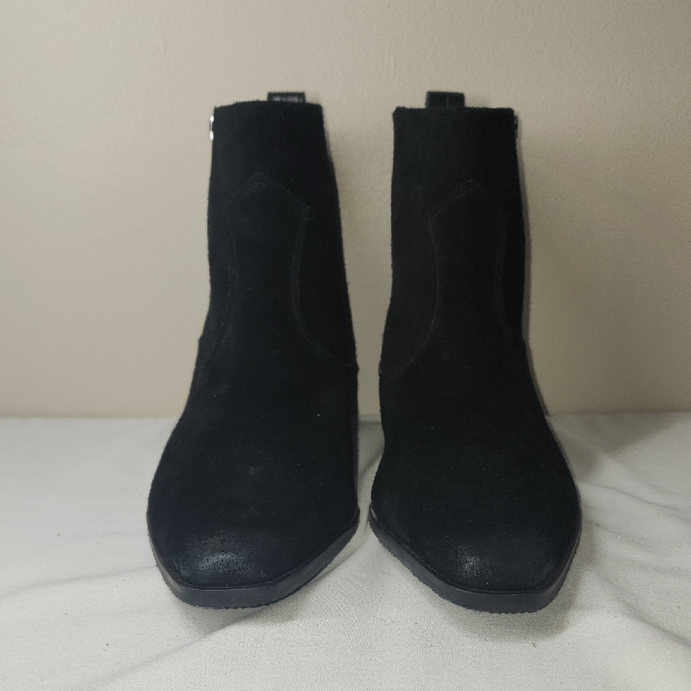 Donald Pliner Women’s BANKS Heeled Ankle Booties